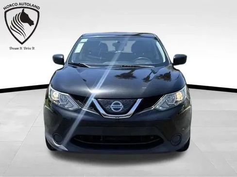 Used 2019 Nissan Rogue Sport S FWD image 2