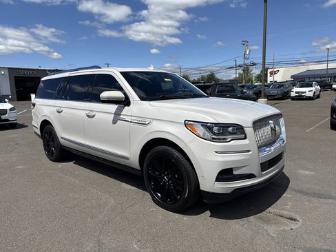 Certified 2023 Lincoln Navigator L Reserve AWD/4WD image 8