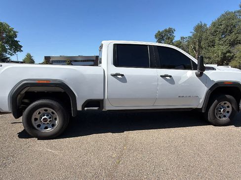 Used 2023 GMC Sierra 2500 Pro w/ X31 Off-Road Package AWD/4WD image 4