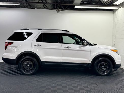 Used 2014 Ford Explorer XLT w/ Equipment Group 202A AWD/4WD image 4