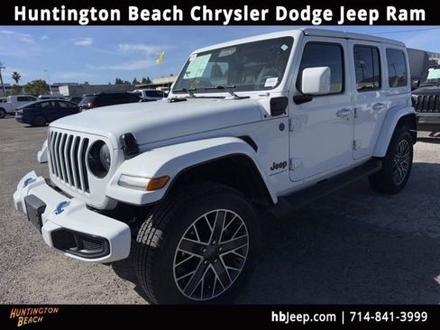 Used 2023 Jeep Wrangler Unlimited Sahara AWD/4WD image 1