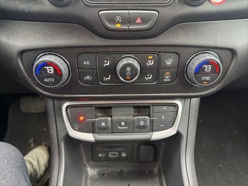 Certified 2024 GMC Terrain SLT image 22