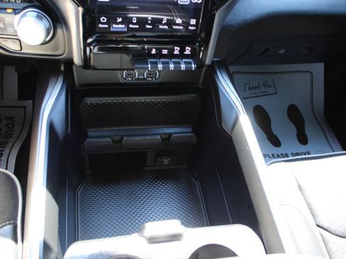 Used 2023 RAM 1500 Laramie AWD/4WD image 19