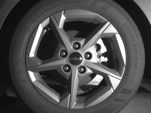 Used 2025 Kia K4 LXS image 14