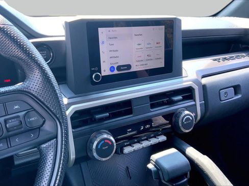 Used 2025 Toyota Tacoma SR5 AWD/4WD image 6