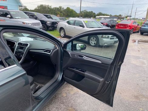 Used 2016 Ford Fusion SE FWD image 21