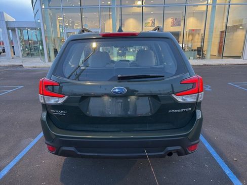 Used 2023 Subaru Forester Base image 4