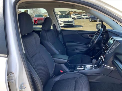 Used 2024 Subaru Forester Premium image 9