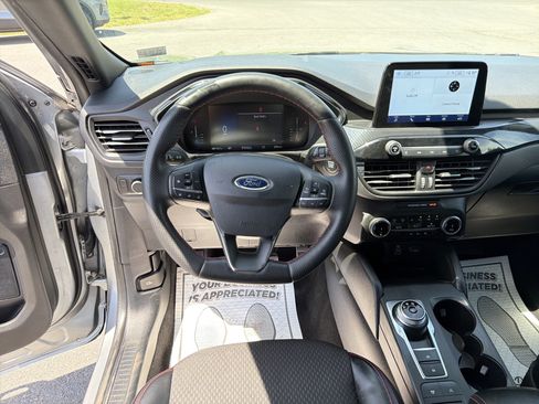 Certified 2024 Ford Escape ST-Line AWD/4WD image 19