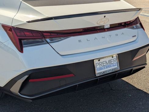 New 2025 Hyundai Elantra SEL image 31