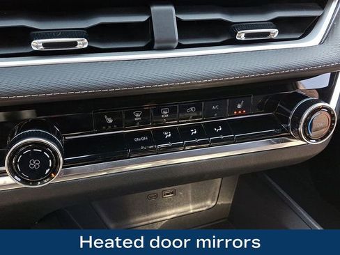 Used 2025 Chevrolet Equinox LT image 14