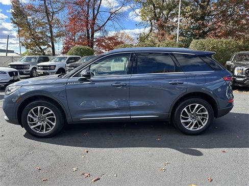 Certified 2022 Lincoln Corsair AWD w/ Equipment Group 101A image 8