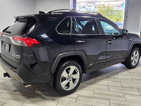 Used 2019 Toyota RAV4 Limited image 5