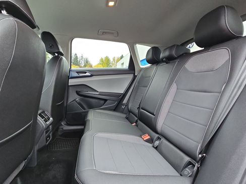 Used 2024 Volkswagen Taos SE image 24