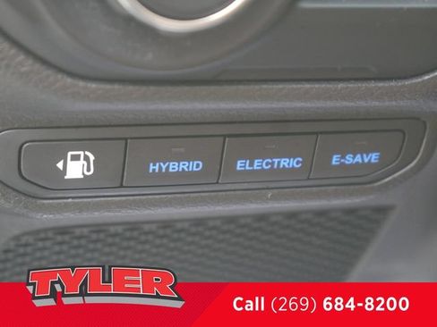 Used 2023 Jeep Wrangler Unlimited Sahara w/ Cold Weather Group AWD/4WD image 21
