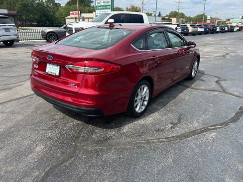 Used 2019 Ford Fusion SE image 6