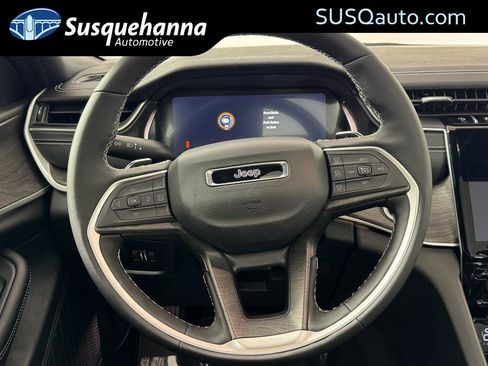 New 2025 Jeep Grand Cherokee Limited image 25