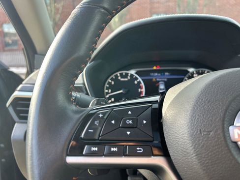 Used 2024 Nissan Altima 2.5 SR w/ SR Premium Package image 13