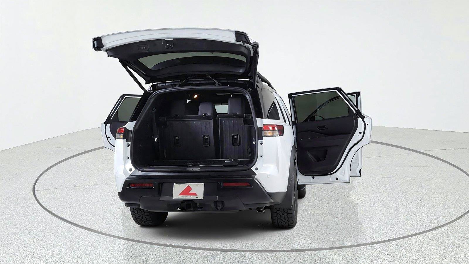 Used 2026 Nissan Pathfinder Rock Creek AWD/4WD image 13
