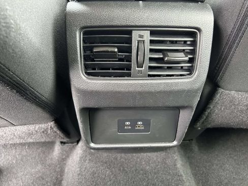 Used 2023 Nissan Rogue SV FWD image 21