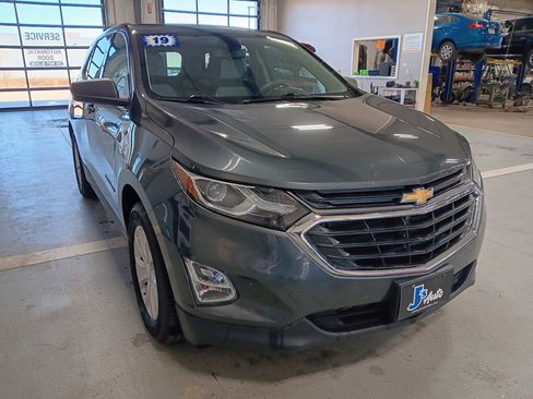 Used 2019 Chevrolet Equinox LS w/ LS Convenience Package image 3