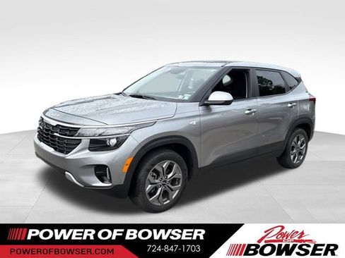 Used 2024 Kia Seltos LX AWD/4WD image 1