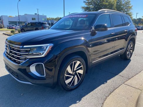 Used 2025 Volkswagen Atlas SEL image 3