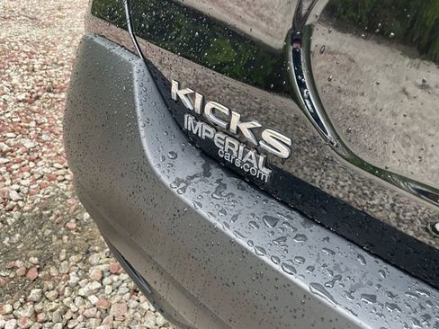 Used 2018 Nissan Kicks S FWD image 13