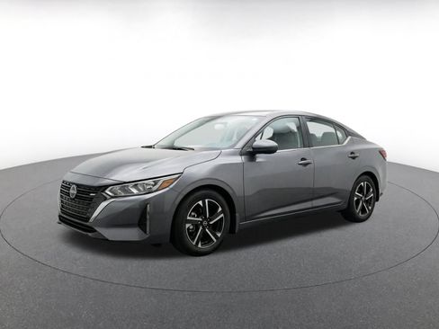 Used 2025 Nissan Sentra SV FWD image 3