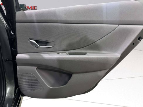 Used 2026 Hyundai Elantra SE FWD image 42
