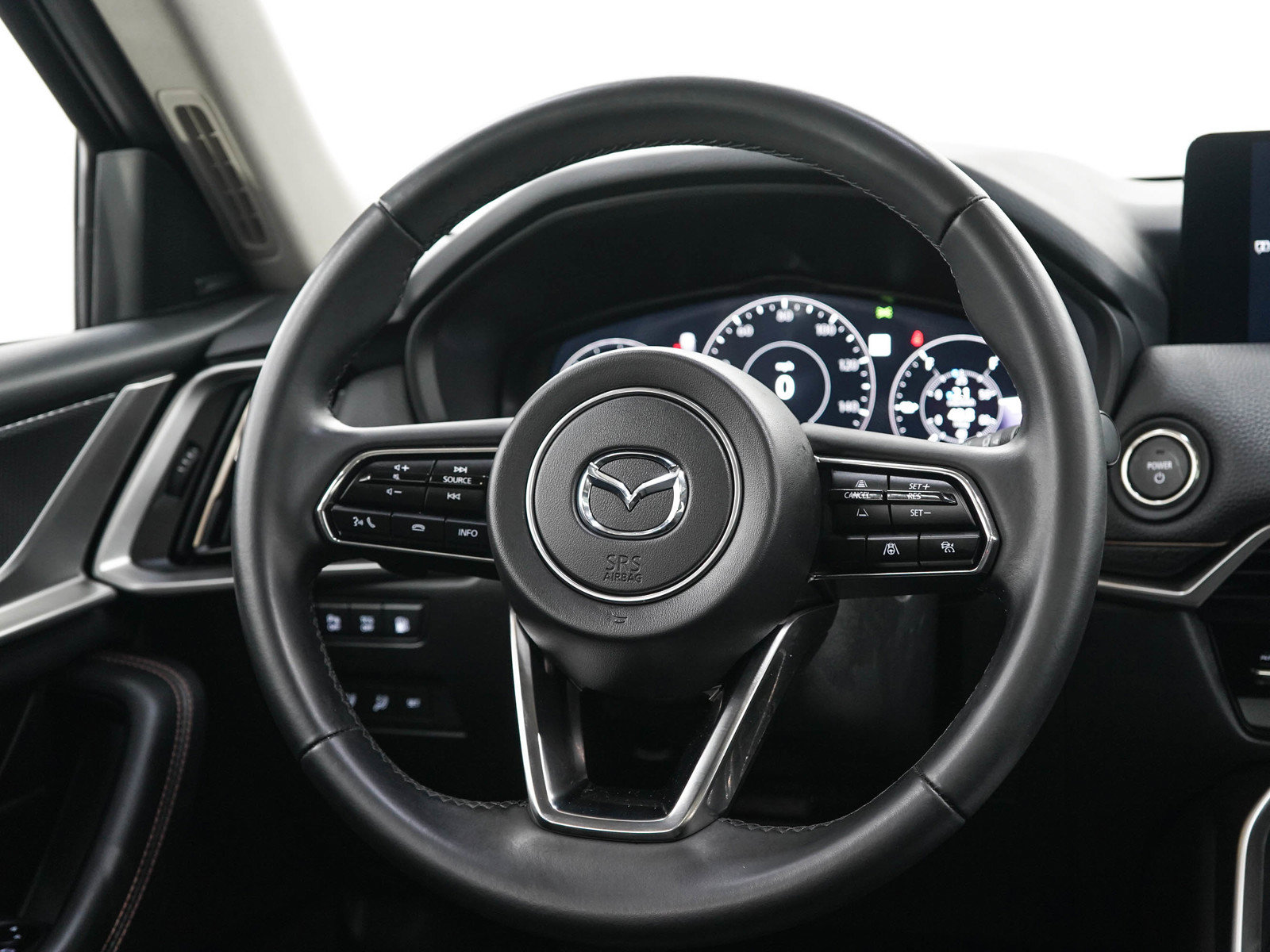 Certified 2025 MAZDA CX-70 Plug-In Hybrid w/ Premium Pkg AWD/4WD image 18