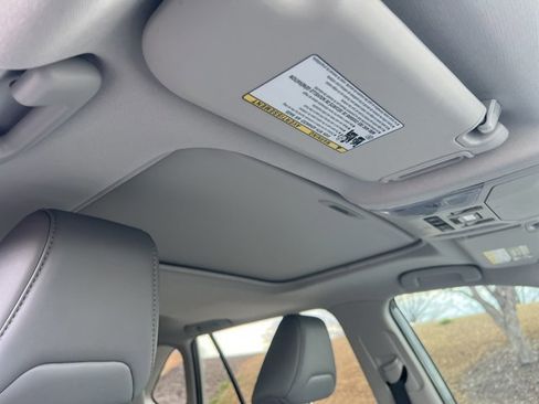 Used 2022 Toyota RAV4 XLE Premium image 25