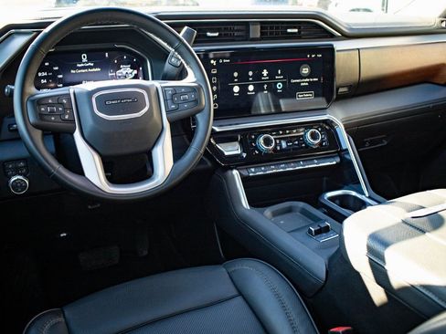 Used 2025 GMC Sierra 3500 Denali w/ Denali Reserve Package image 4