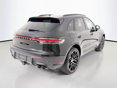 New 2026 Porsche Macan AWD/4WD image 28