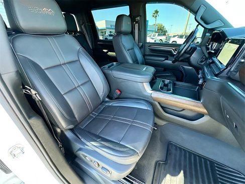 Certified 2024 Chevrolet Silverado 3500 High Country w/ High Country Premium Package image 30