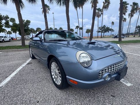 Used 2005 Ford Thunderbird 50th Anniversary RWD image 18