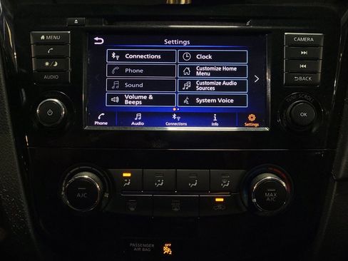 Used 2020 Nissan Rogue S w/ Special Edition Package FWD image 25