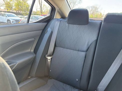 Used 2025 Nissan Versa SV FWD image 37