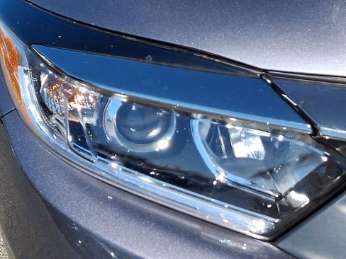 Used 2021 Honda HR-V EX-L image 9