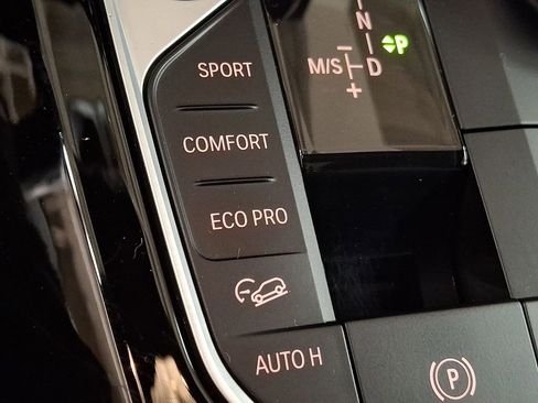 Used 2024 BMW X4 xDrive30i w/ Premium Package image 21