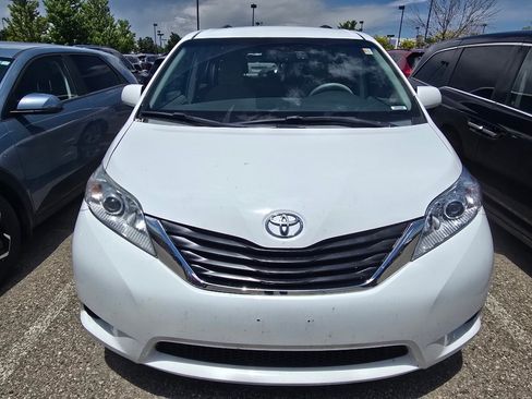Used 2013 Toyota Sienna LE FWD image 14