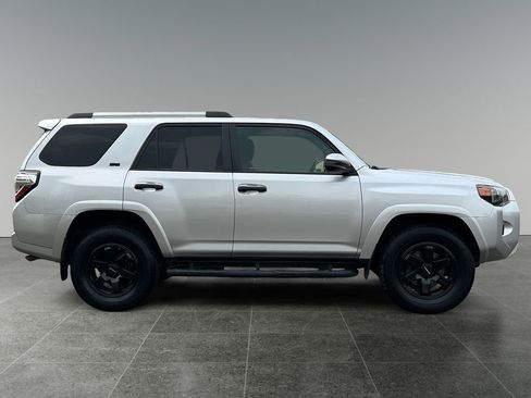 Used 2020 Toyota 4Runner SR5 image 9
