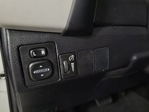 Used 2017 Toyota Corolla LE FWD image 22