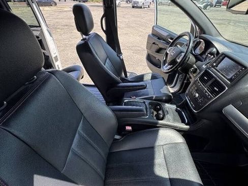 Used 2019 Dodge Grand Caravan GT FWD image 11