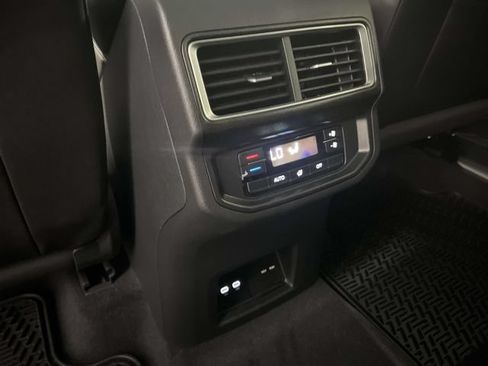 New 2026 Volkswagen Atlas SE FWD image 24