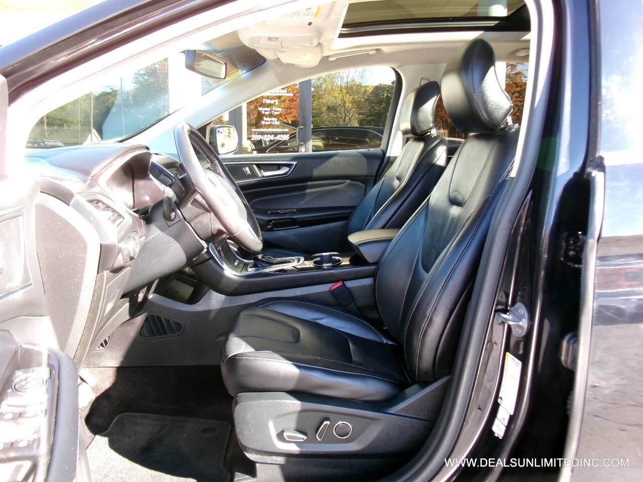 Used 2016 Ford Edge Titanium AWD/4WD image 9