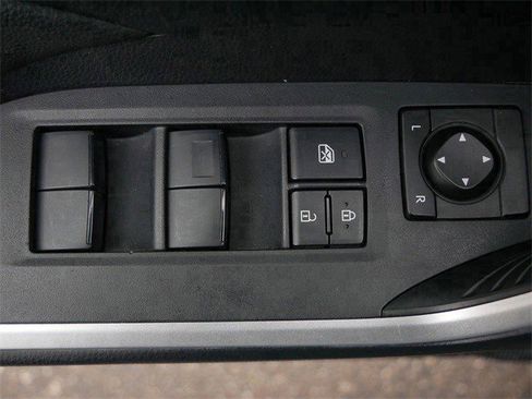 Used 2019 Toyota RAV4 LE image 17