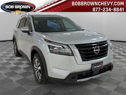 Used 2023 Nissan Pathfinder SL