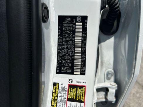 Used 2025 Toyota Camry SE image 23