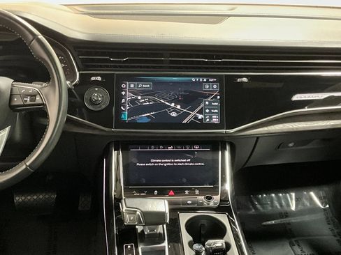 Used 2020 Audi Q8 Prestige w/ Prestige Package AWD/4WD image 9